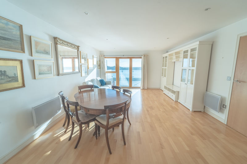 Lounge- click for photo gallery